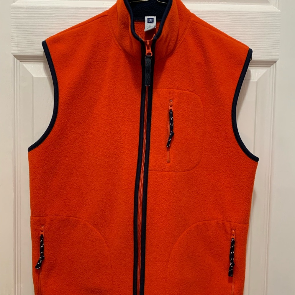 Gap vest size L for women